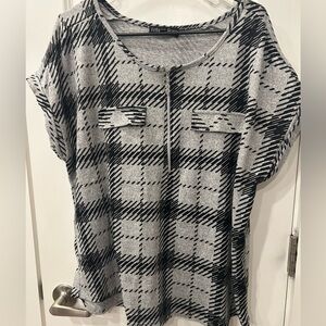 Infinity & Rose Women's Black and Gray Plaid Blouse